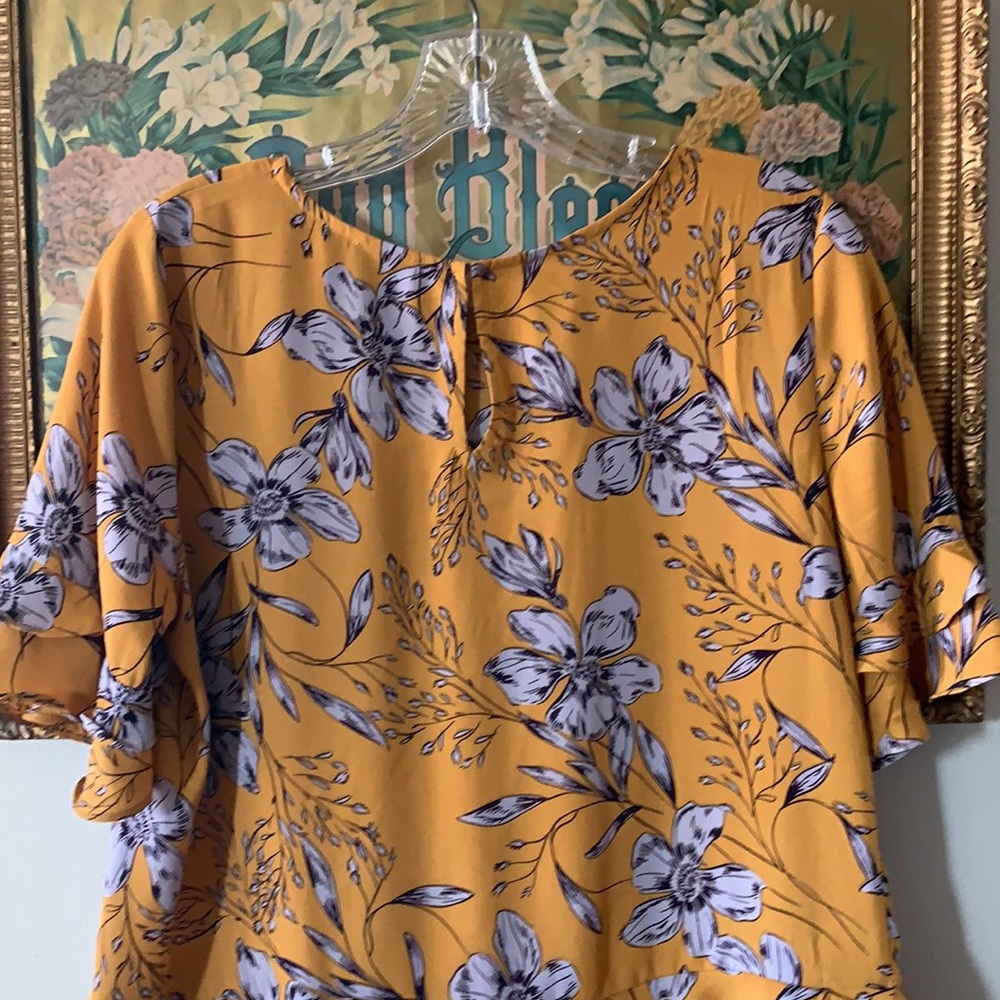 Paraphrase Ruffle Top. Size S - Picture 4 of 6